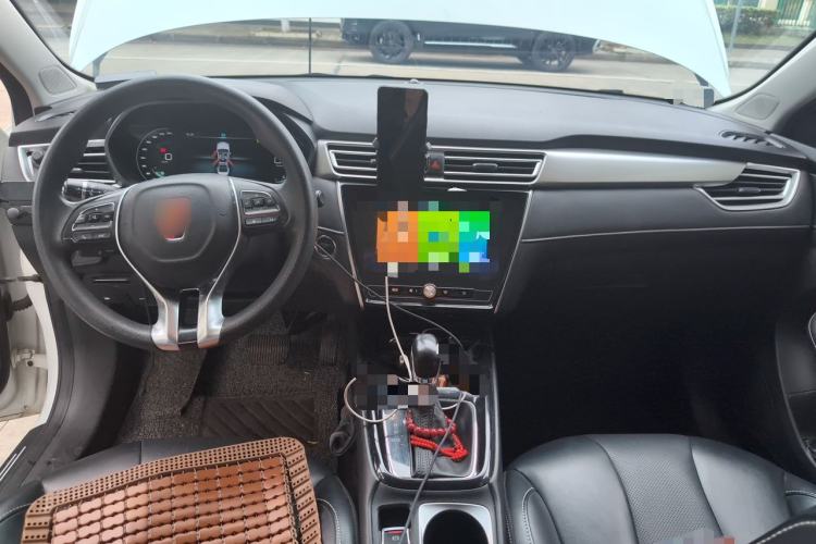 Used Roewe i5 2020 1.5L Automatic 4G Connect Luxury Flagship Edition Center Console