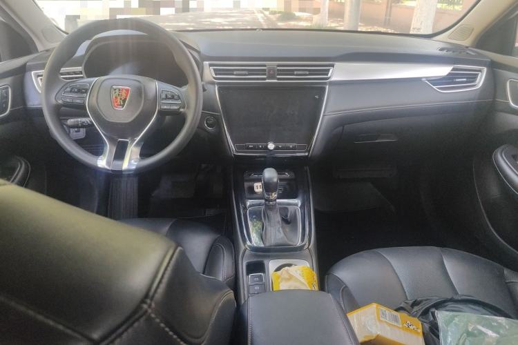 Used Roewe i5 2020 1.5L Automatic 4G Connect Luxury Flagship Edition Center Console