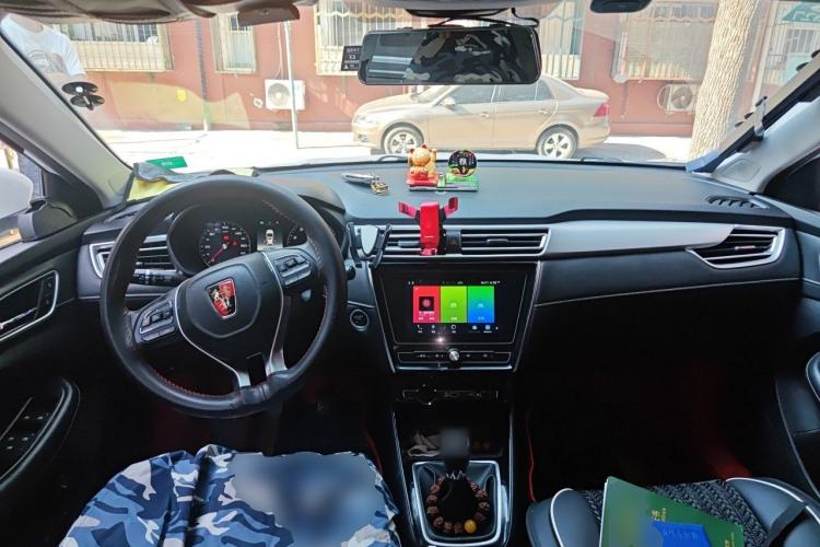 Used Roewe i5 2020 1.5L Manual 4G Connect Luxury Edition Center Console