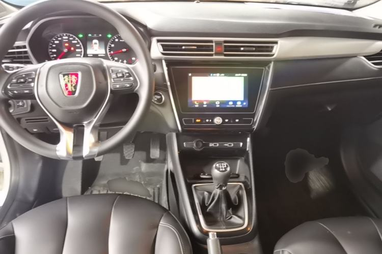 Used Roewe i5 2020 1.5L Manual 4G Connect Luxury Edition Center Console