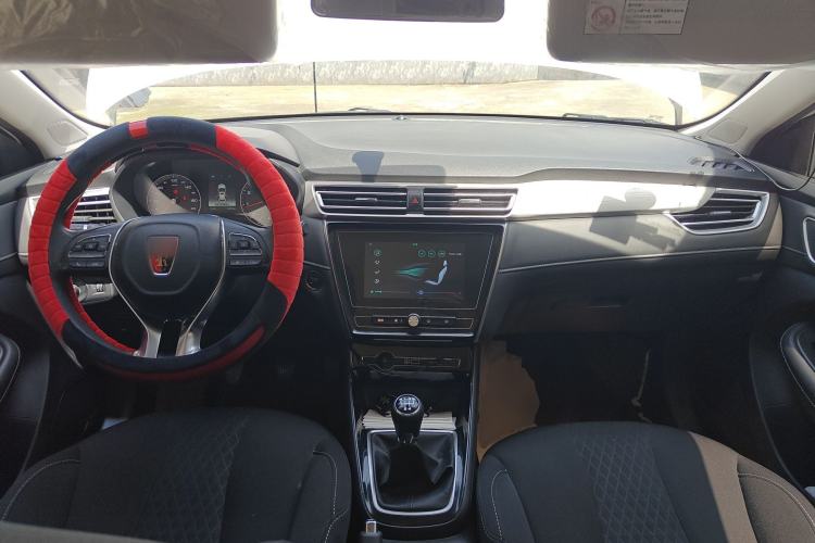 Used Roewe i5 2020 1.5L Manual 4G Connect Luxury Edition Center Console