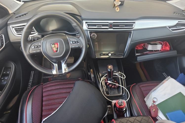 Used Roewe i5 2020 1.5L Automatic 4G Connect Luxury Flagship Edition Center Console