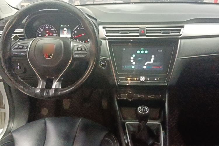 Used Roewe i5 2020 1.5L Manual 4G Connect Luxury Edition Center Console