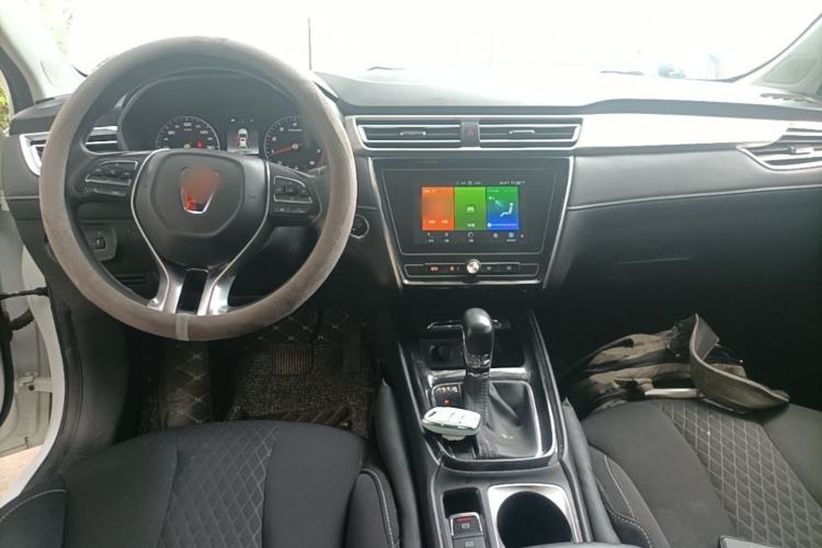 Used Roewe i5 2020 1.5L Automatic 4G Connected Linghao Edition Center Console