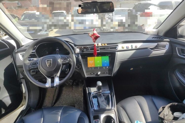 Used Roewe i5 2020 1.5L Automatic 4G Connect Luxury Flagship Edition Center Console