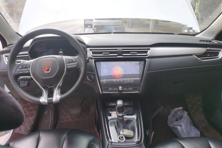 Used Roewe i5 2020 1.5L Automatic 4G Connect Luxury Flagship Edition Center Console