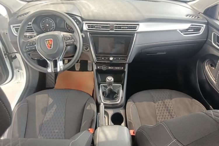 Used Roewe i5 2020 1.5L Manual 4G Connect Luxury Edition Center Console