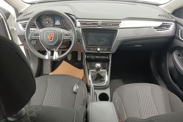 Used Roewe i5 2020 1.5L Manual 4G Connect Luxury Edition Center Console