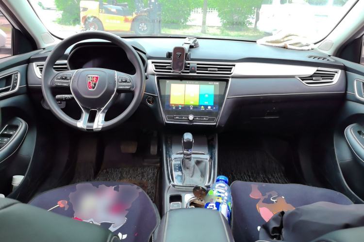 Used Roewe i5 2020 1.5L Automatic 4G Connect Luxury Flagship Edition Center Console