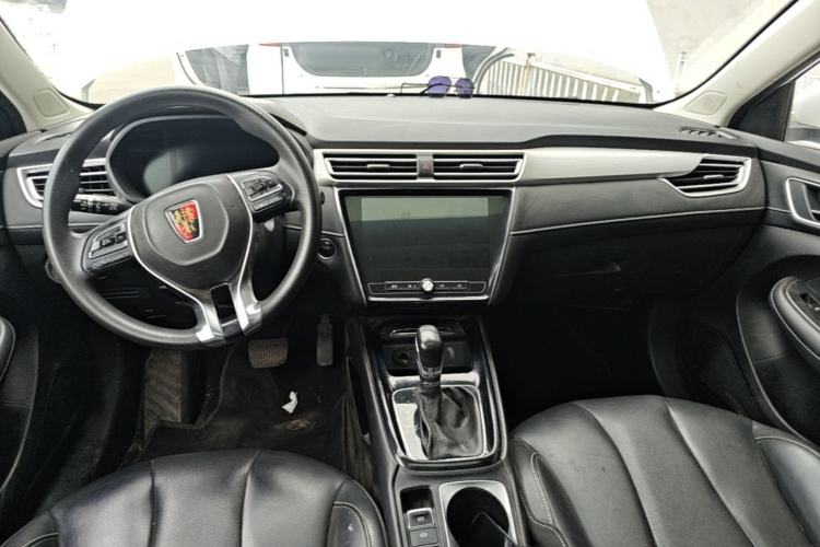 Used Roewe i5 2020 1.5L Automatic 4G Connect Luxury Flagship Edition Center Console