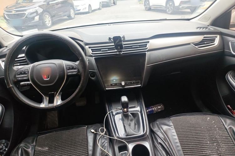Used Roewe i5 2020 1.5L Automatic 4G Connect Luxury Flagship Edition Center Console