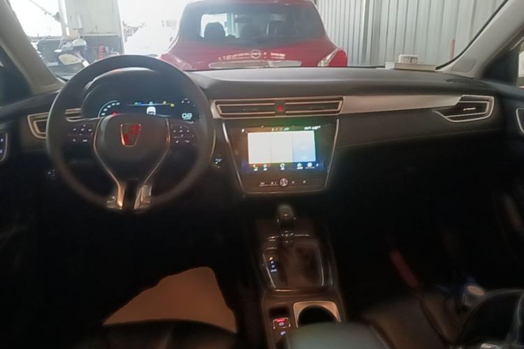 Used Roewe i5 2020 1.5L Automatic 4G Connect Luxury Flagship Edition Center Console
