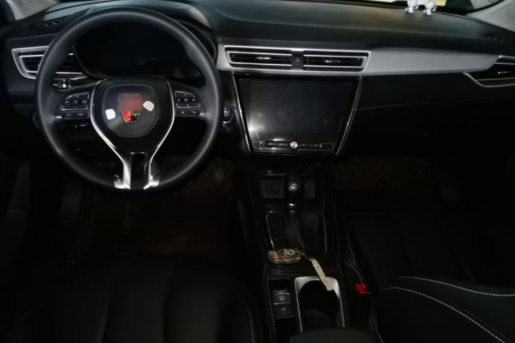 Used Roewe i5 2020 1.5L Automatic 4G Connect Luxury Flagship Edition Center Console