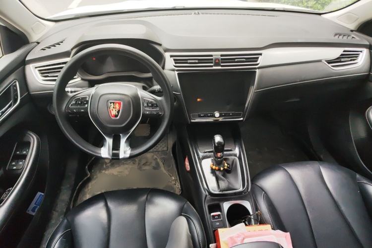 Used Roewe i5 2020 1.5L Automatic 4G Connect Luxury Flagship Edition Center Console