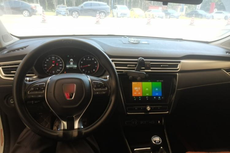 Used Roewe i5 2020 1.5L Manual 4G Connect Leehao Flagship Edition Center Console