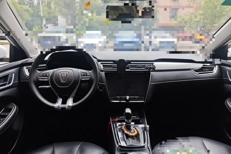 Used Roewe i5 2020 1.5L Automatic 4G Connect Luxury Flagship Edition Center Console