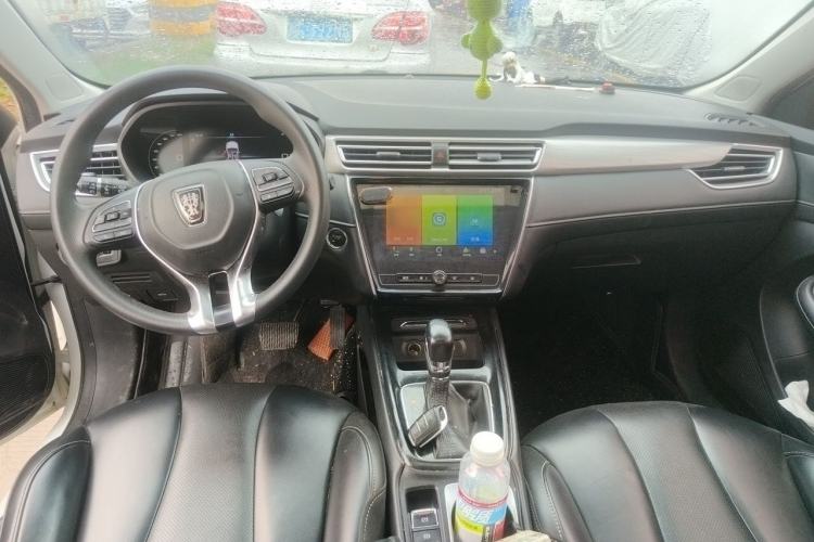 Used Roewe i5 2020 1.5L Automatic 4G Connect Luxury Flagship Edition Center Console