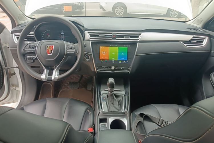 Used Roewe i5 2020 1.5L Automatic 4G Connect Luxury Flagship Edition Center Console