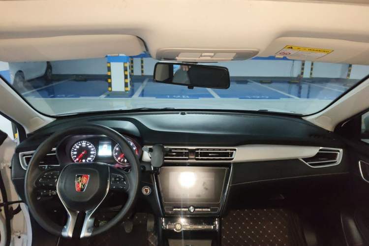 Used Roewe i5 2020 1.5L Manual 4G Connect Leehao Flagship Edition Center Console