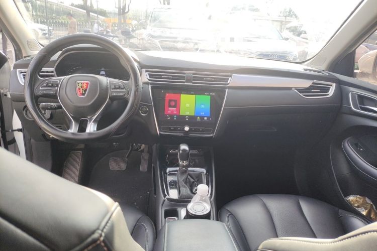 Used Roewe i5 2020 1.5L Automatic 4G Connect Luxury Flagship Edition Center Console
