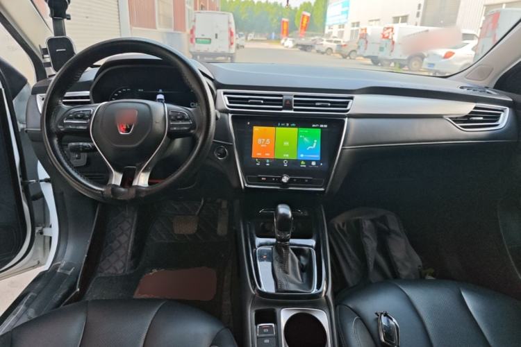 Used Roewe i5 2020 1.5L Automatic 4G Connect Luxury Flagship Edition Center Console