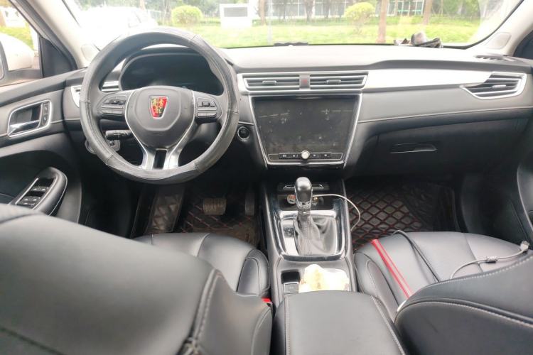 Used Roewe i5 2020 1.5L Automatic 4G Connect Luxury Flagship Edition Center Console