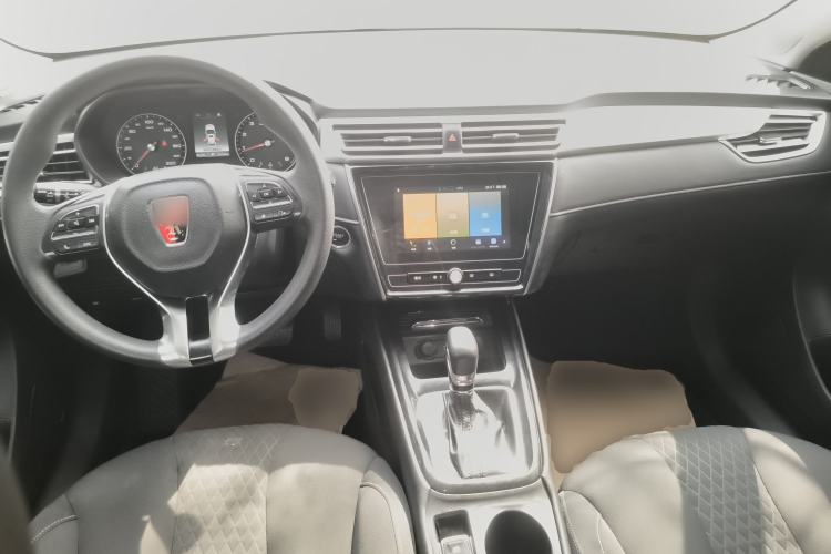 Used Roewe i5 2020 1.5L Automatic 4G Connected Linghao Edition Center Console