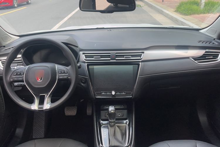Used Roewe i5 2020 1.5L Automatic 4G Connected Leading Intelligent Driving Edition Center Console