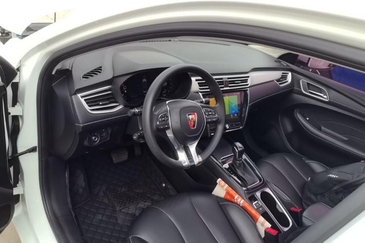 Used Roewe i5 2020 1.5L Automatic 4G Connect Luxury Flagship Edition Center Console