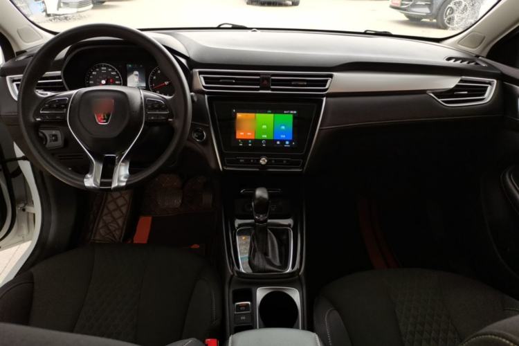 Used Roewe i5 2020 1.5L Automatic 4G Connected Linghao Edition Center Console
