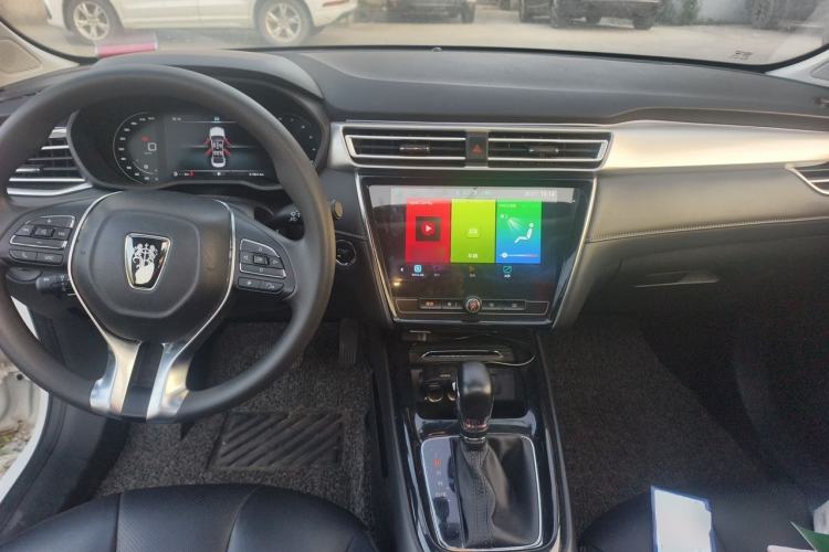 Used Roewe i5 2020 1.5L Automatic 4G Connect Luxury Flagship Edition Center Console