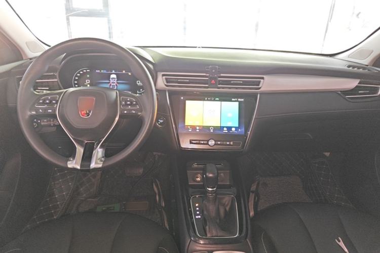 Used Roewe i5 2020 1.5L Automatic 4G Connect Luxury Flagship Edition Center Console