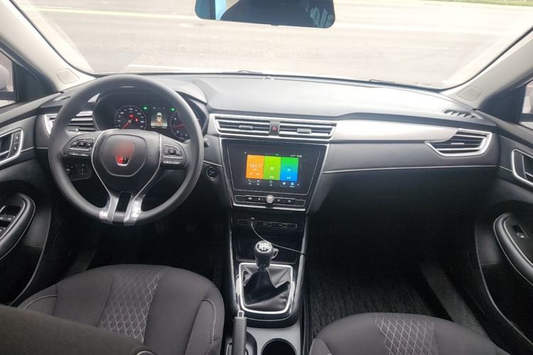 Used Roewe i5 2020 1.5L Manual 4G Connect Luxury Edition Center Console