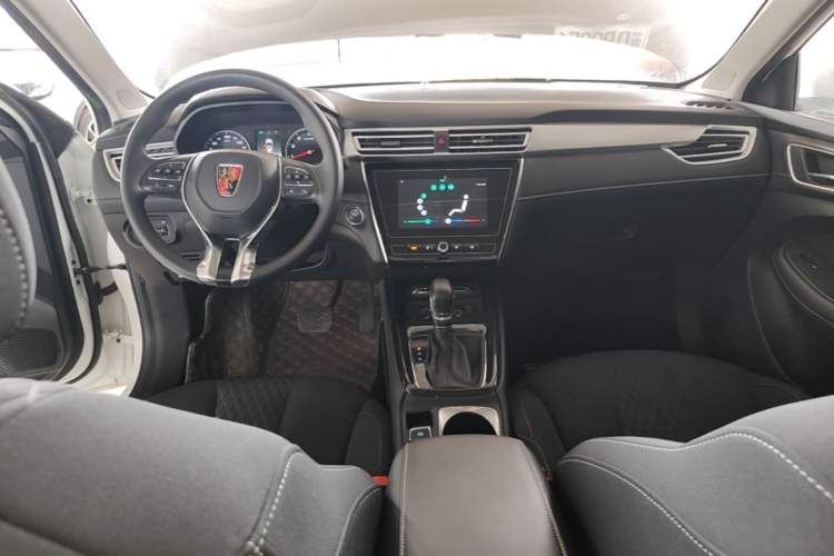 Used Roewe i5 2020 1.5L Automatic 4G Connected Linghao Edition Center Console