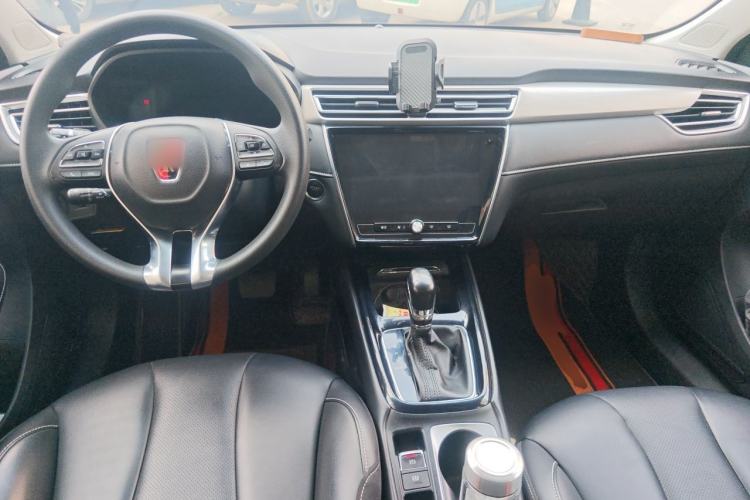 Used Roewe i5 2020 1.5L Automatic 4G Connect Luxury Flagship Edition Center Console