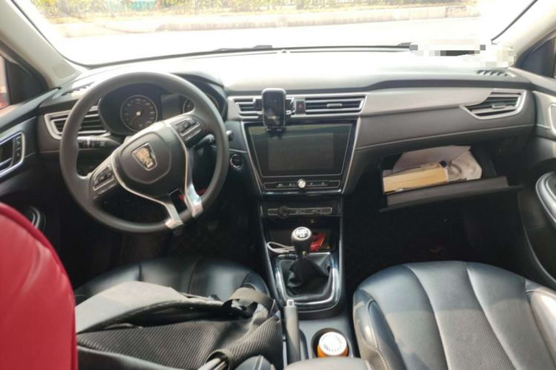 Used Roewe i5 2020 1.5L Manual 4G Connect Leehao Flagship Edition Center Console