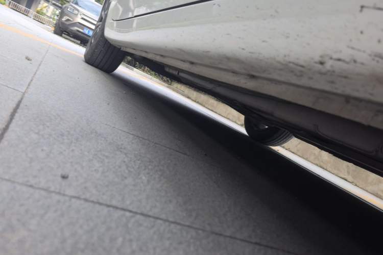 Used Roewe i5 2020 1.5L Automatic 4G Connect Luxury Flagship Edition Chassis Front Right