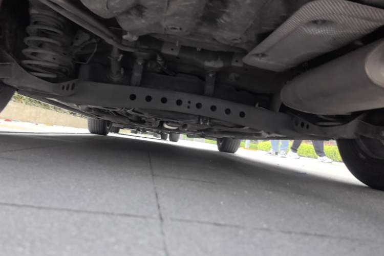 Used Roewe i5 2020 1.5L Automatic 4G Connect Luxury Flagship Edition Chassis Rear