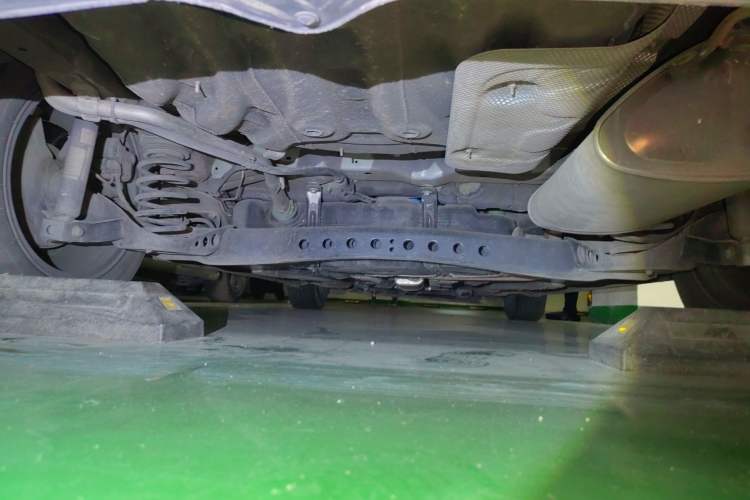 Used Roewe i5 2020 1.5L Automatic 4G Connect Luxury Flagship Edition Chassis Rear