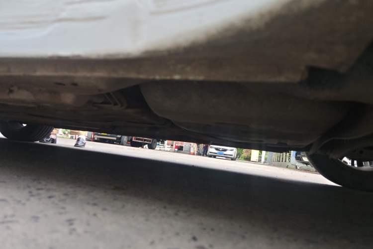Used Roewe i5 2020 1.5L Automatic 4G Connect Luxury Flagship Edition Chassis Rear Left