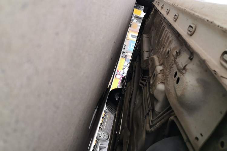 Used Roewe i5 2020 1.5L Automatic 4G Connect Luxury Flagship Edition Chassis Rear Left