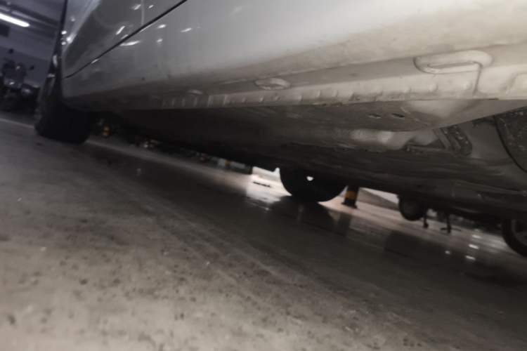 Used Roewe i5 2020 1.5L Automatic 4G Connect Luxury Flagship Edition Chassis Rear Left