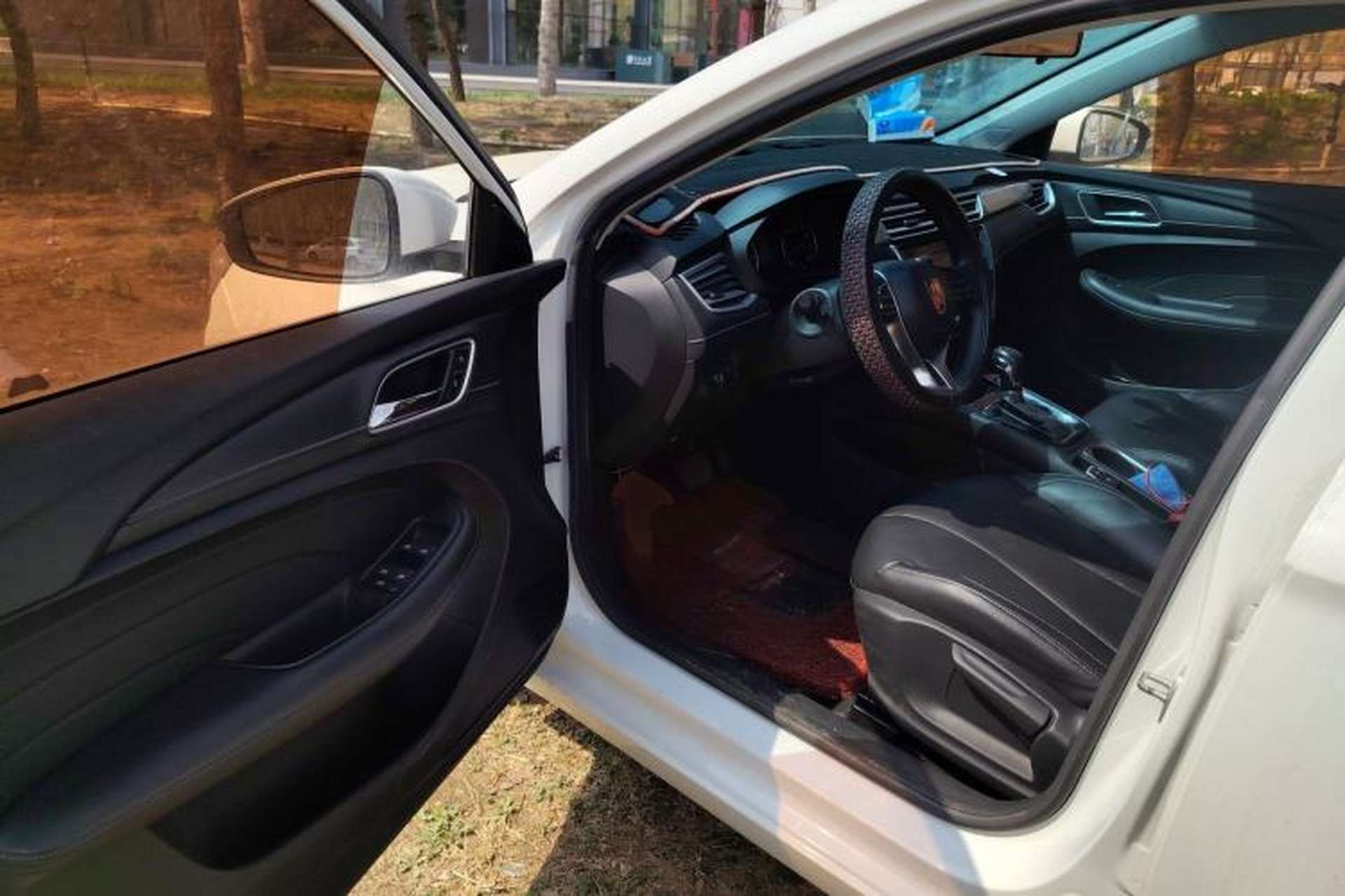 Used Roewe i5 2020 1.5L Automatic 4G Connected Linghao Edition Driver Seat
