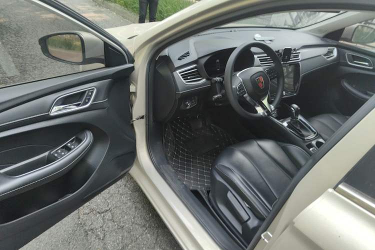 Used Roewe i5 2020 1.5L Automatic 4G Connect Luxury Flagship Edition Driver Seat