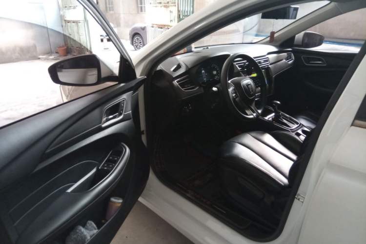Used Roewe i5 2020 1.5L Automatic 4G Connected Leading Intelligent Driving Edition Driver Seat