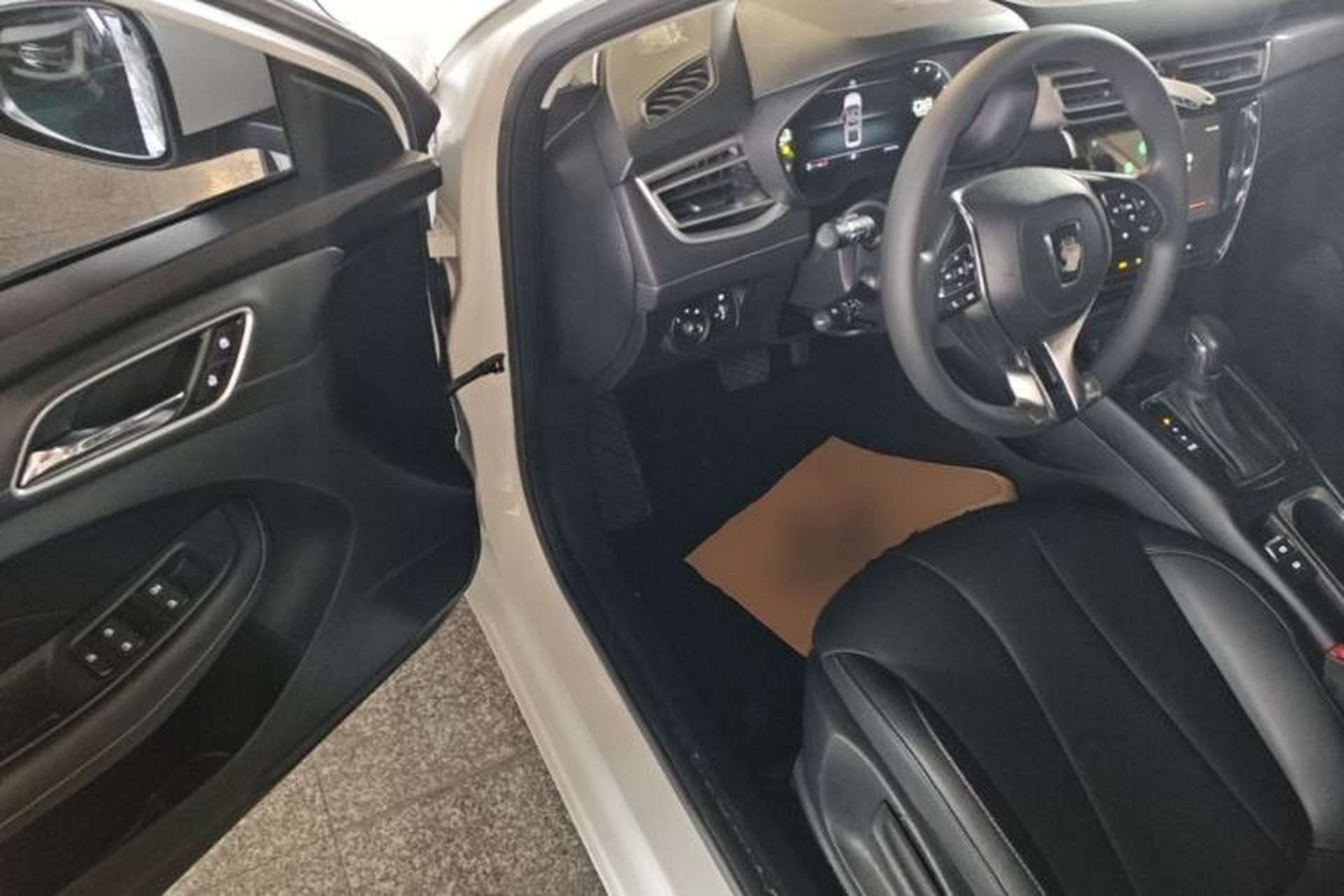 Used Roewe i5 2020 1.5L Automatic 4G Connect Luxury Flagship Edition Driver Seat