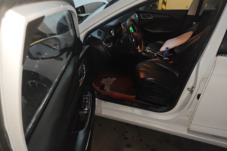 Used Roewe i5 2020 1.5L Automatic 4G Connect Luxury Flagship Edition Driver Seat