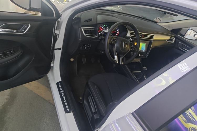 Used Roewe i5 2020 1.5L Manual 4G Connect Luxury Edition Driver Seat