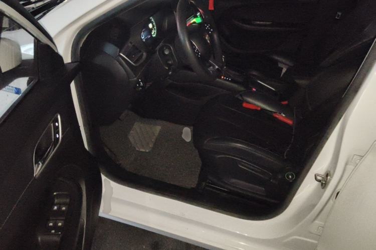 Used Roewe i5 2020 1.5L Automatic 4G Connect Luxury Flagship Edition Driver Seat