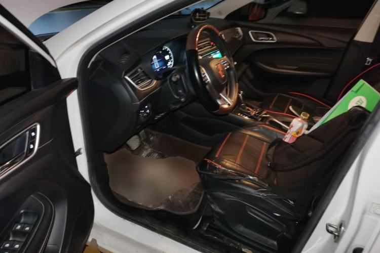 Used Roewe i5 2020 1.5L Automatic 4G Connect Luxury Flagship Edition Driver Seat